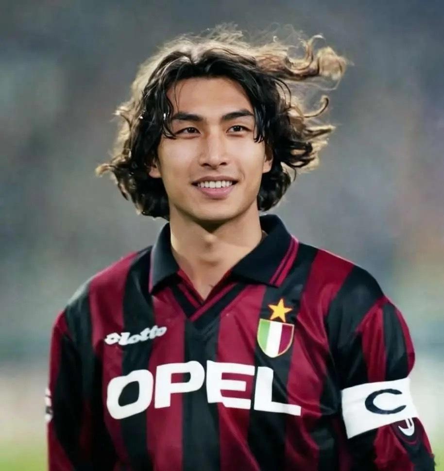 我4点半才睡着的……我6点半就醒了……我要再睡一会！ 