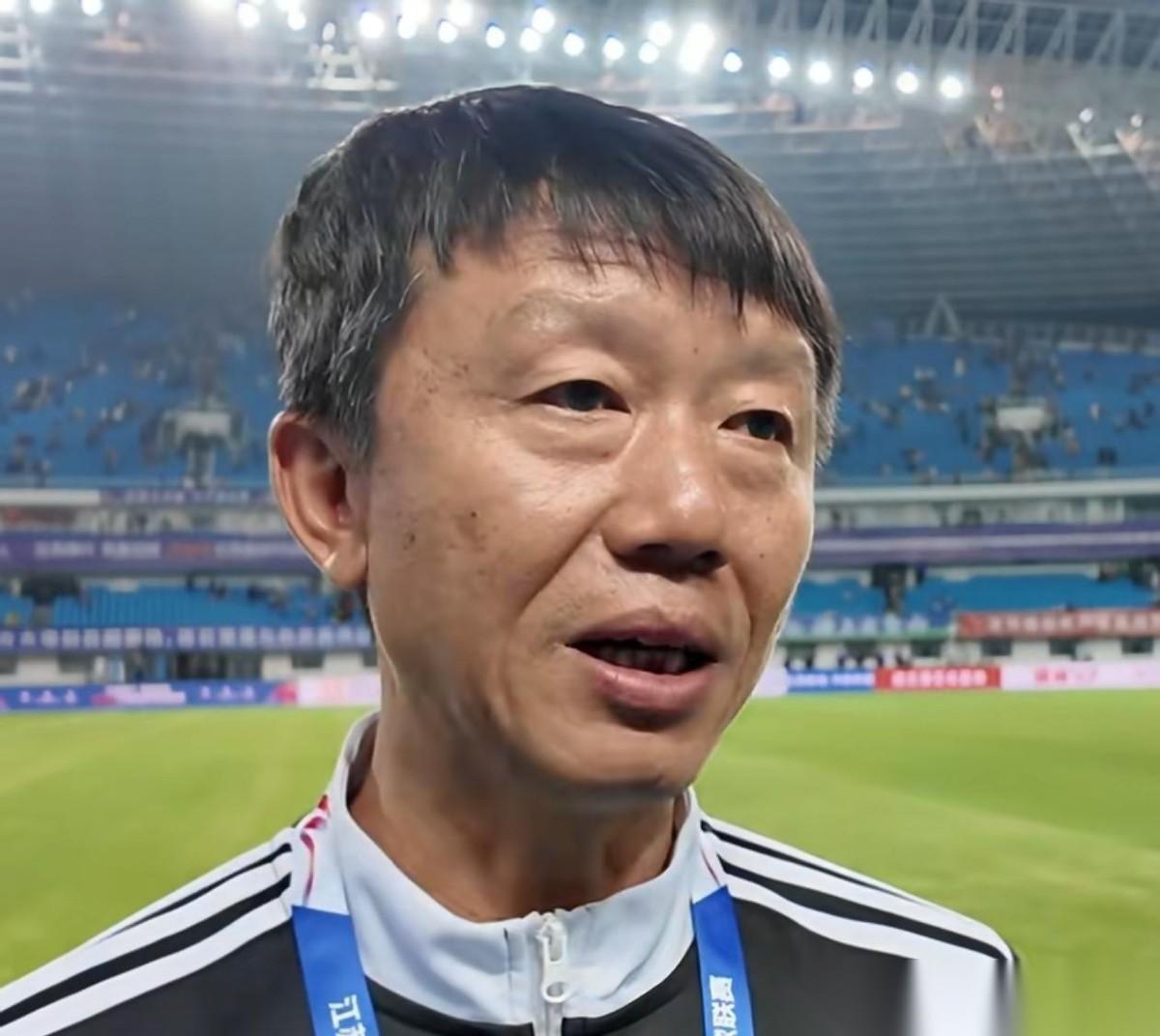 谁来救救连云港队？盐城队主教练黄勇说盐城队人员还没齐，把我看懵了，这样还领先连云