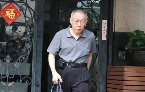赖清得最大政绩：
①请柯大侠去吃免费大餐，还吃出一身的病，这不，又不敢请吃了。