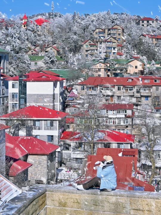 不是欧洲小镇，这是现在下雪的江西庐山❄️