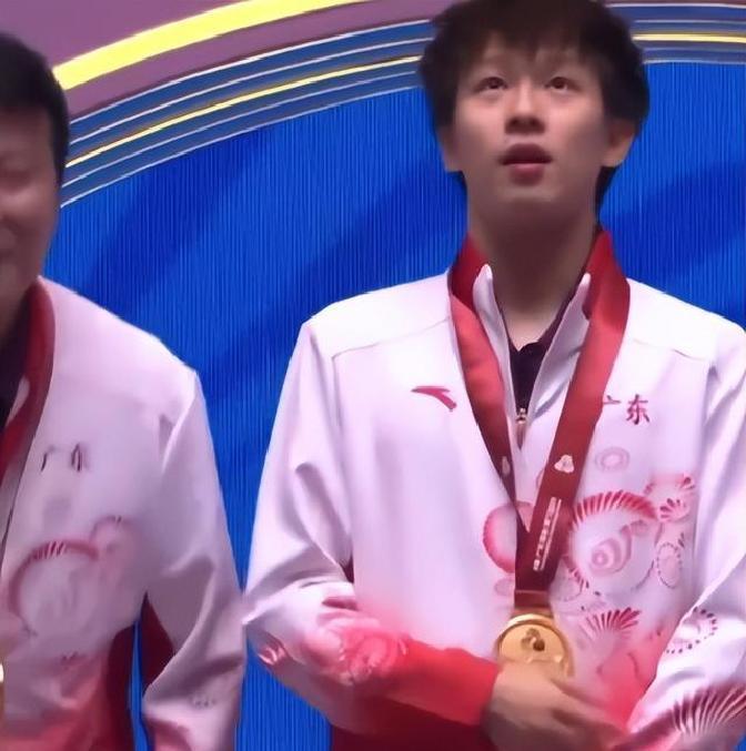 全运会乒乓球混双这块金牌，是真靠“硬扛”拿下来的。

11月14日，全运会乒乓球