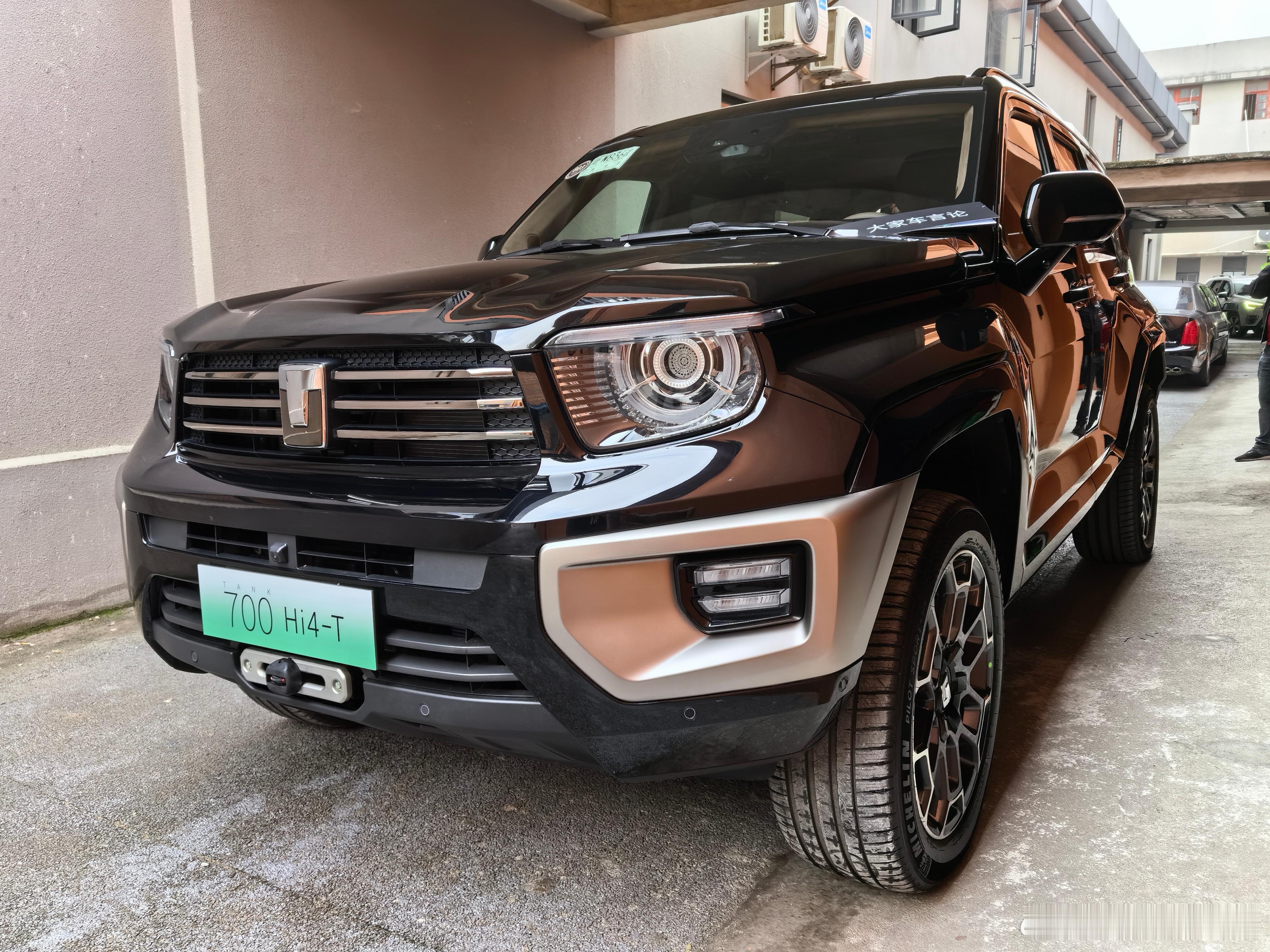 今天去耍这台，有原车绞盘、前防倾杆脱开、3.0T大V6的坦克700[笑而不语] 