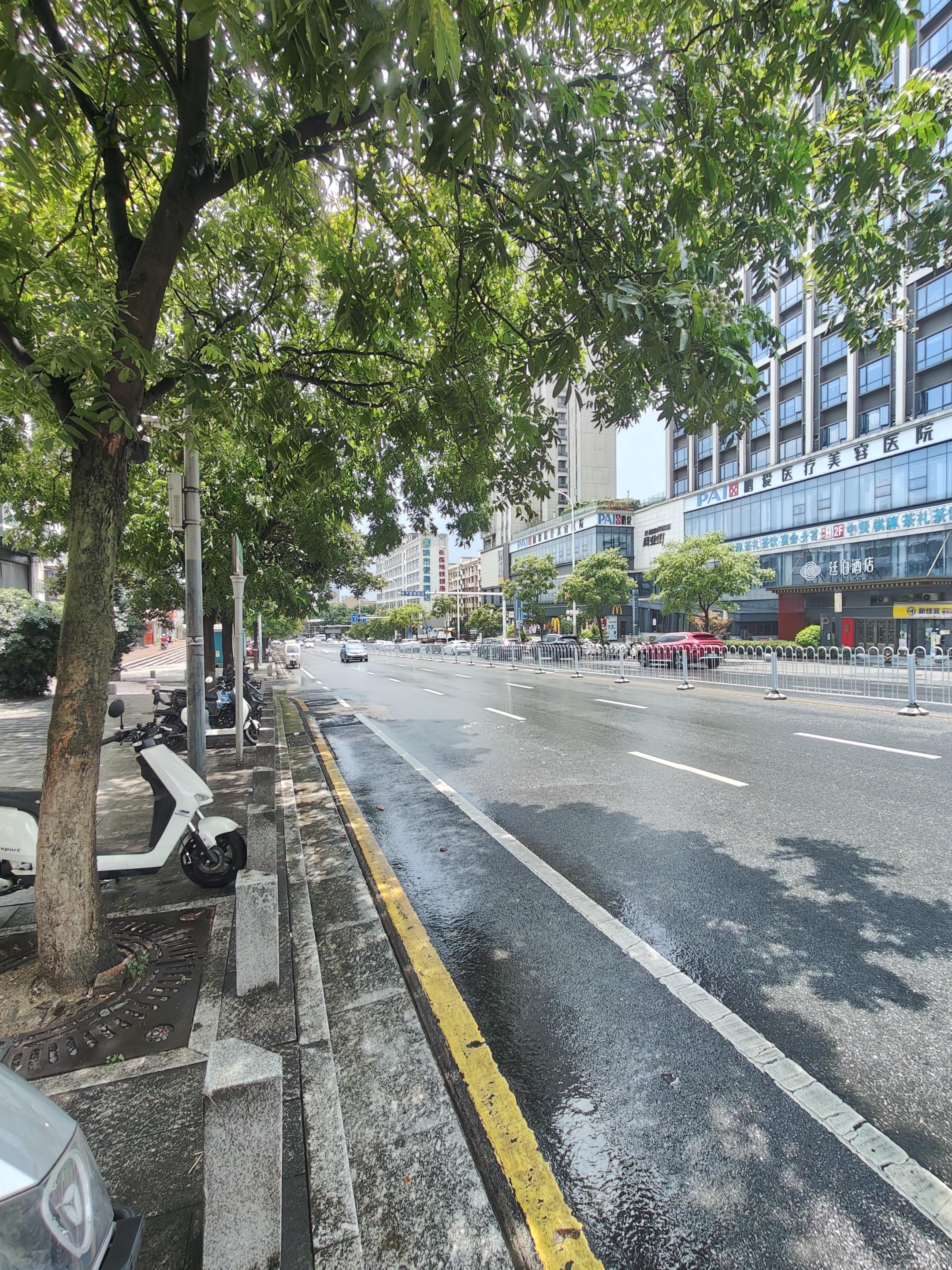 在感情里如果一个人一开始就对你非常上头， 那大概率他也会对你很快下头。...