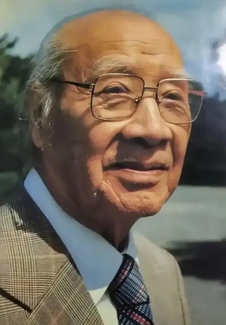 1953年，第二届文代会筹备期间，上海报送的代表名单中，刘海粟排在最前面。
 