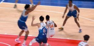 开了外挂！CBA上海轻取新疆，张镇麟12分+2板+6助+3断，投篮7中6，效率惊