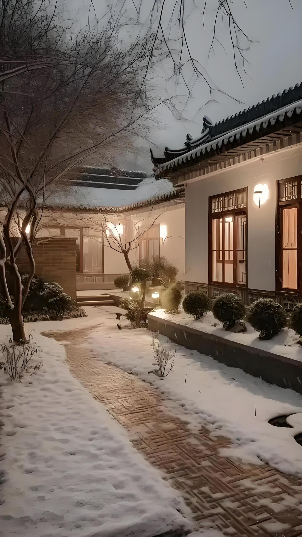 冬日生活:日落灯明，围炉而坐，小酒三杯，身心皆暖。