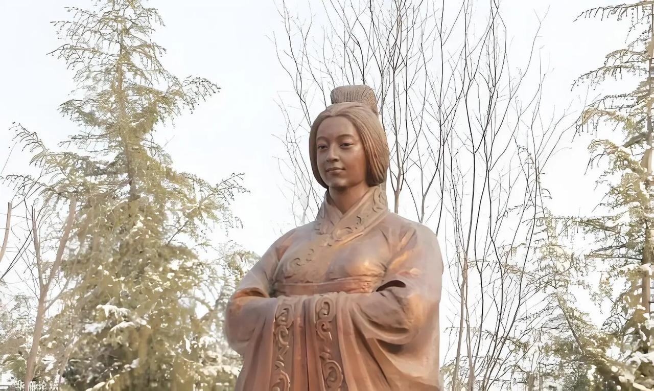 宣太后拒绝韩国使者时，说了句让人脸红的话

这段话，写在《战国策·韩策二》里，两