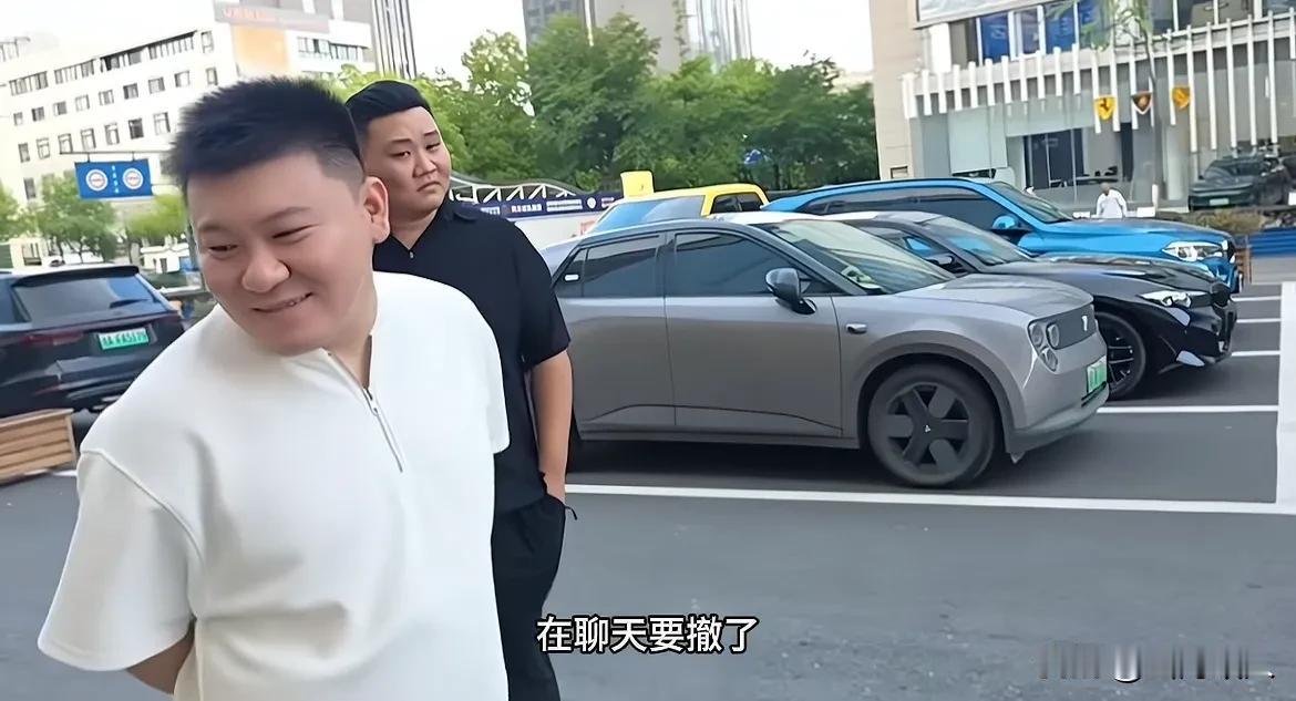 韩景枫彻底后悔，坦言豪车生意太痛苦，连小小酷都撑不住撤店离场！

 
网红圈子的