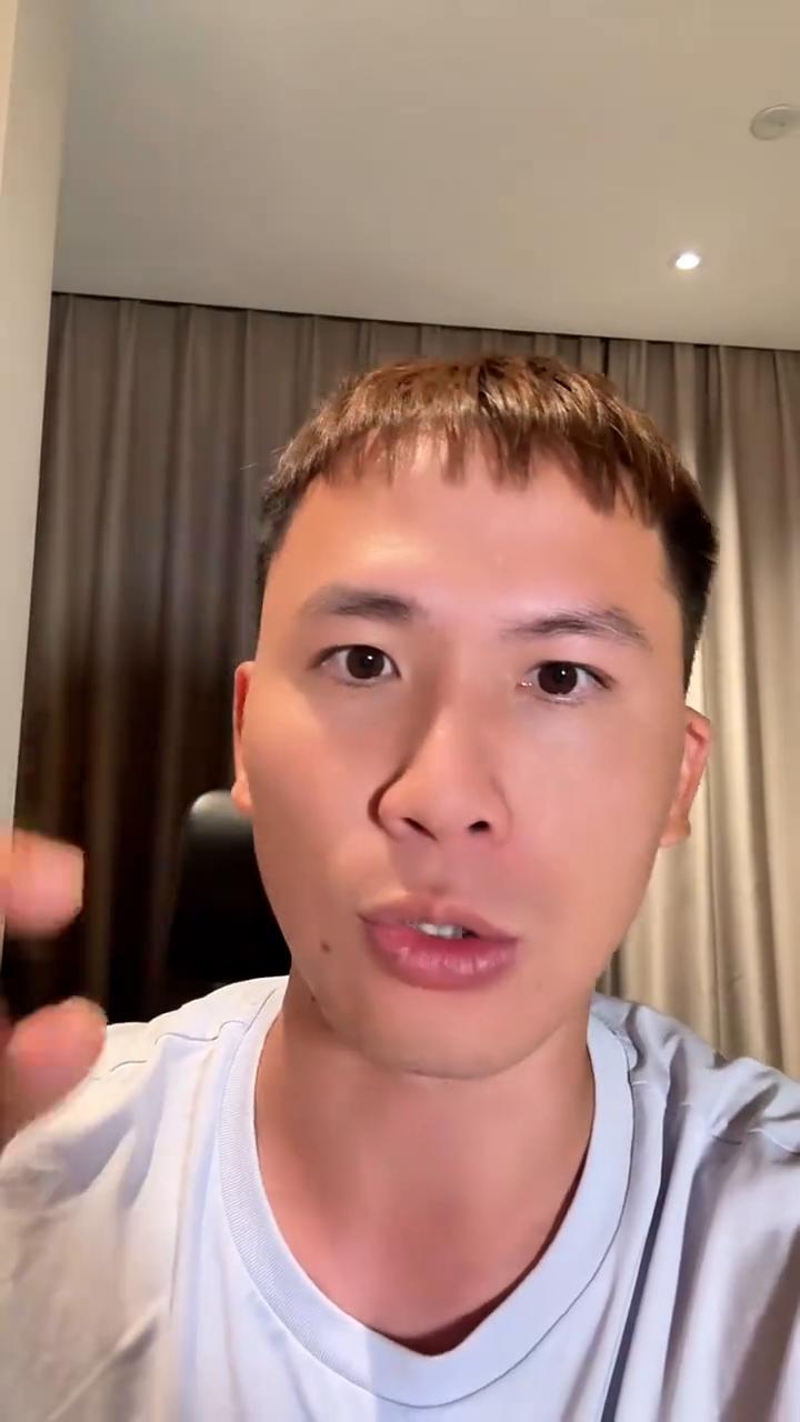 王楚钦出来背锅。
王楚钦你出来背锅。姐妹们，昨天横滨冠军赛中国男队全军覆没，有很
