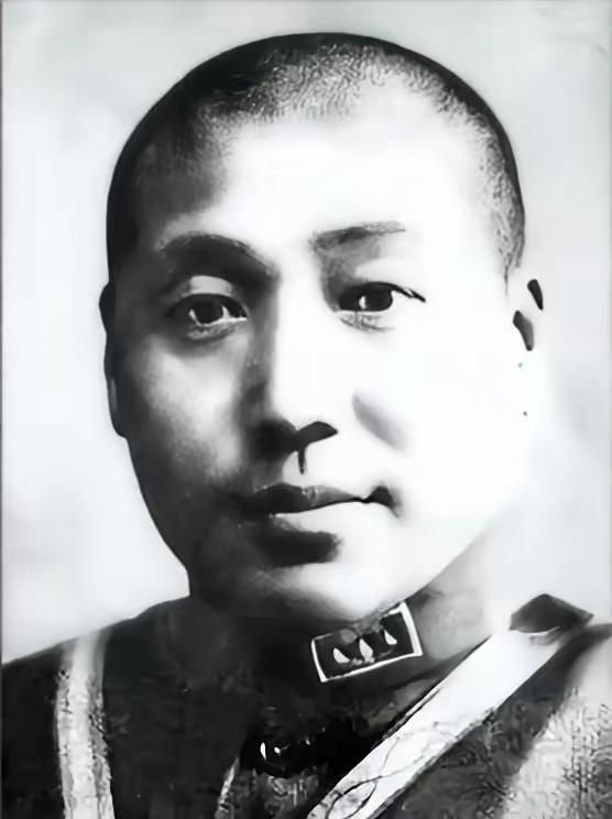 1930年，马玉仁率3000土匪血洗江苏古镇沙沟，掳走几十名少女当压寨夫人，10