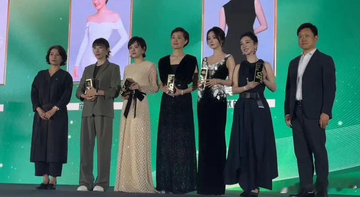 杨幂扶了孙俪扶杨紫几位简直美绝了 真正的女明星 