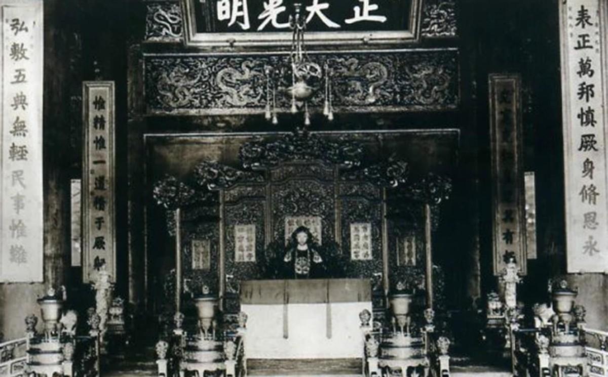 1962年春节时毛主席邀请溥仪共进晚宴，一度追问大清传国玉玺如今到底下落何处呢？