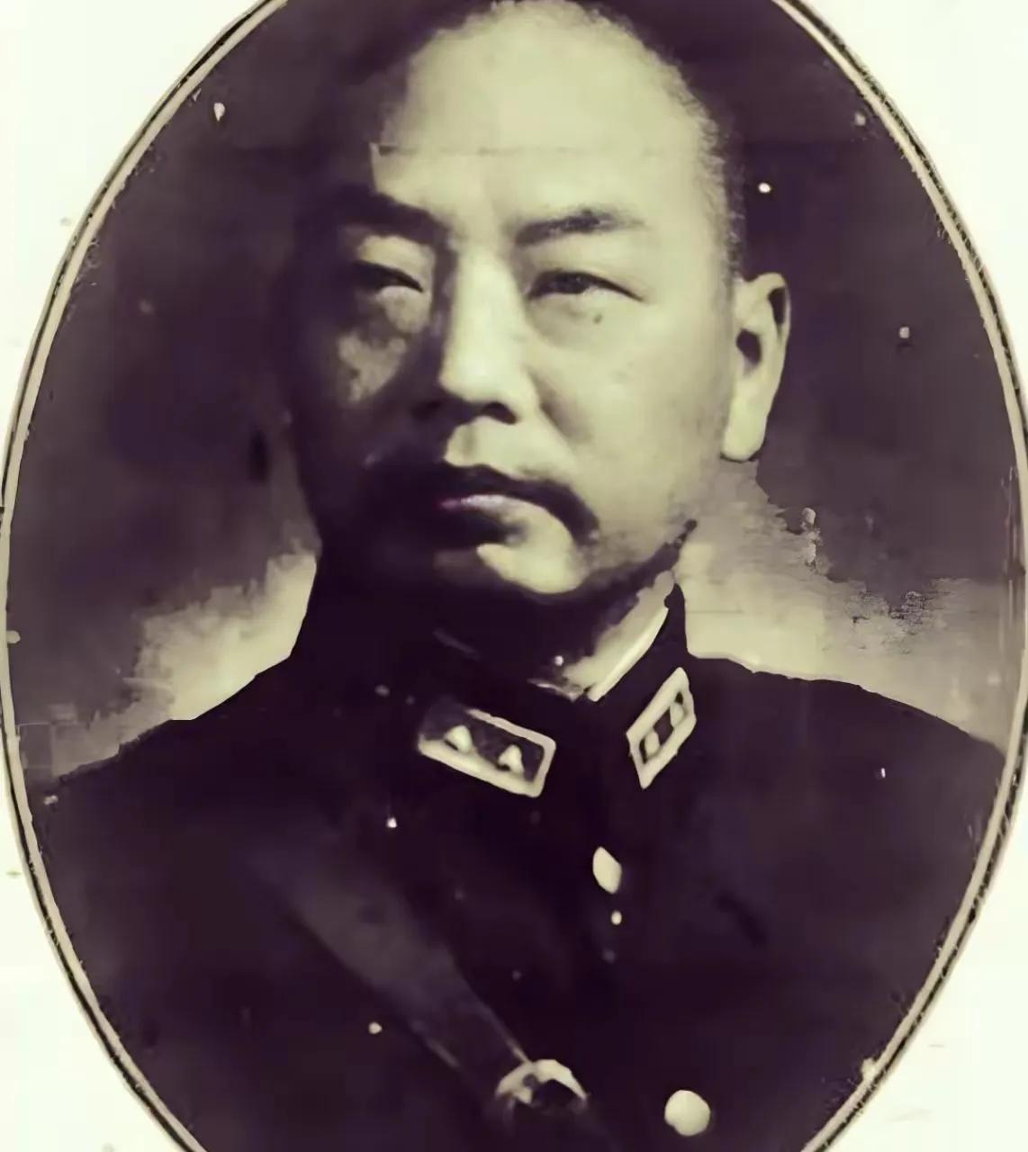 1947年，他带着华东野战军4个师、两万多人反叛投蒋。消息传到陈毅耳朵里，这位见