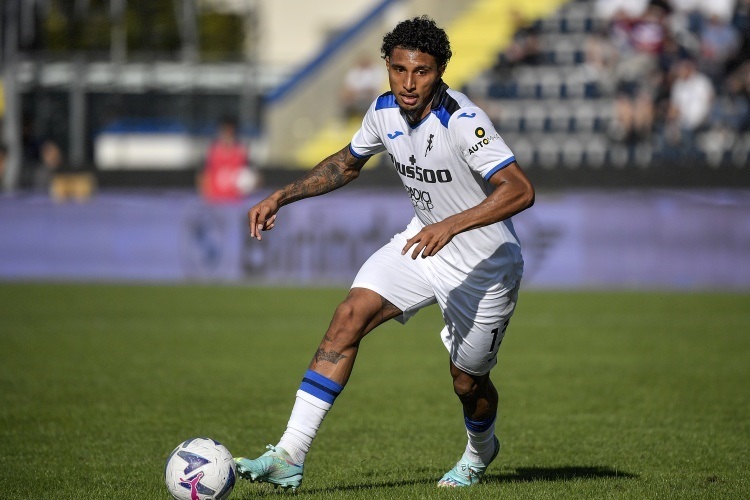 媒体指出，曼联希望填补卡塞米罗今夏离队后留下的空缺，亚特兰大中场埃德森是他们的潜