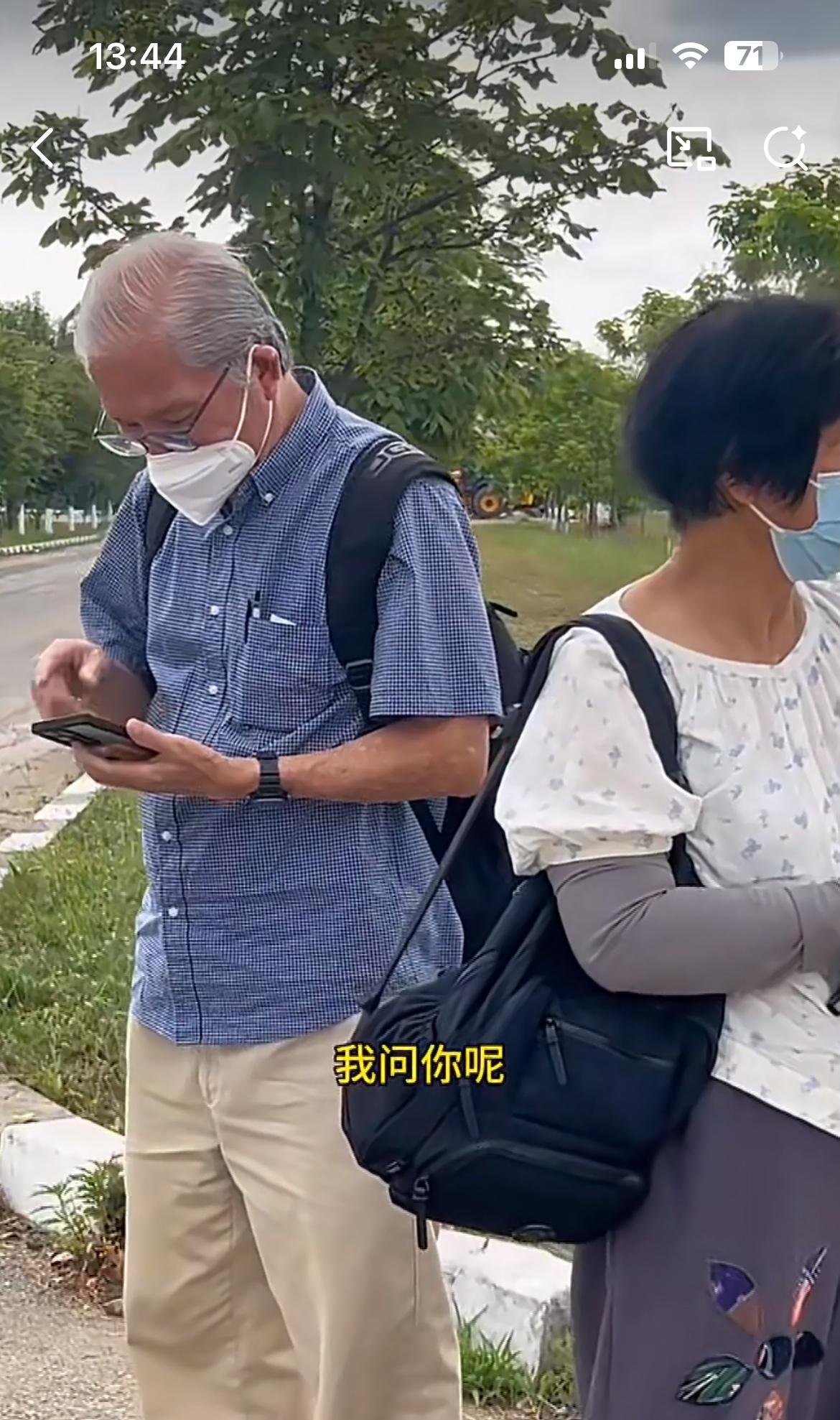 一个在罗马尼亚开出租车的中国人，遭遇了两个马来西亚的华裔老骗子。想白嫖他的车费。