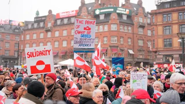 （中央社17日报导）数千名民众今天走上丹麦首都街头，抗议美国企图接管格陵兰。另外