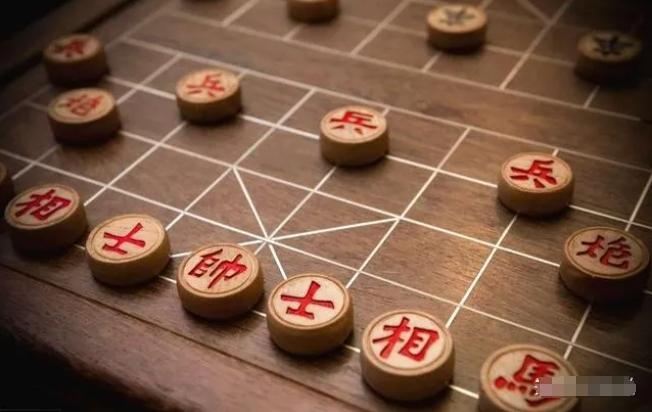 象棋里的車是不是过强级了？是否应该削弱一下?
 
从棋谱上看，車是最不受信任的棋