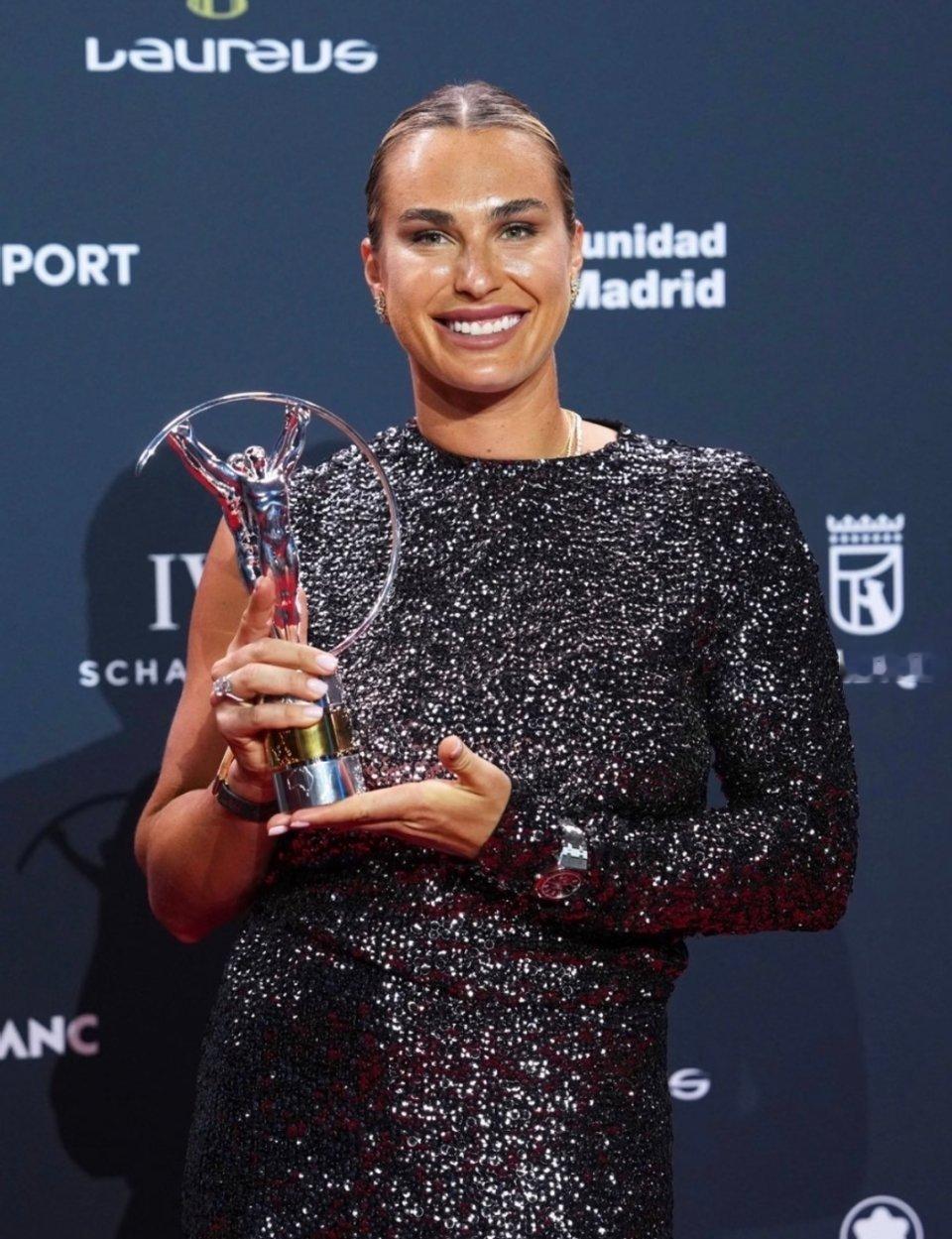 网球包揽劳伦斯最佳男女运动员恭喜阿尔卡拉斯和萨巴伦卡拿下劳伦斯年度最佳男女运动员