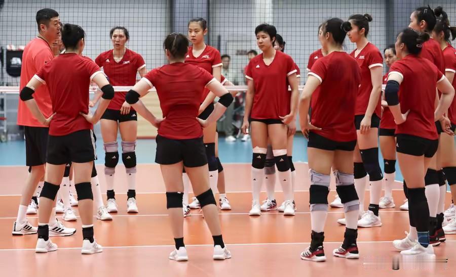 世界排名第五的中国女排坐镇主场，以无限接近全主力的阵容，3:1赢了世界排名第19