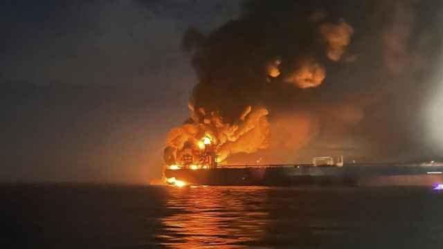 据报道：乌克兰可能已经轰炸了俄罗斯影子舰队的十几艘油轮
除了11月28日的袭击事