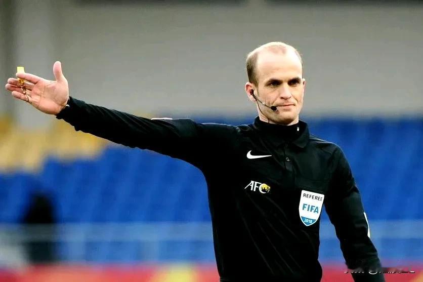 这真是海港的球迷领袖？这又是什么脑回路？
  据说这位知名博主是上海海港队球迷的