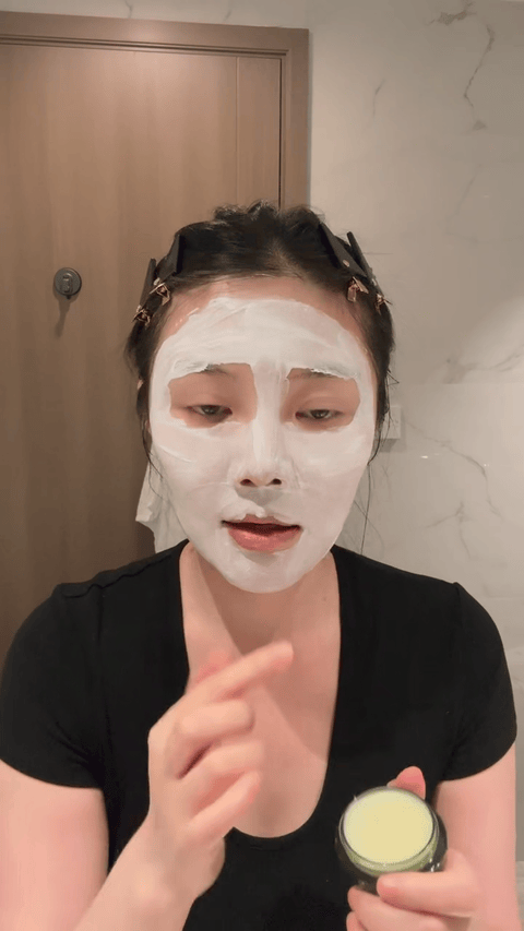 徐冬冬深夜护肤vlog徐冬冬回娘家护肤准备南方湿润环境养出来的皮肤，面对东北干燥