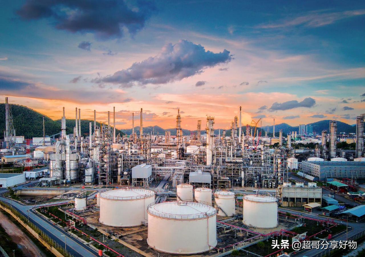 国际油价彻底疯了！WTI单周暴涨35.6%、布伦特涨近28%，双双站稳90美元，