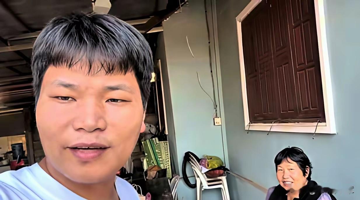 老挝度假房的意外，莎莎妈妈不住了

房子快盖好了，哈哈和莎莎都高兴，想着冬天能去