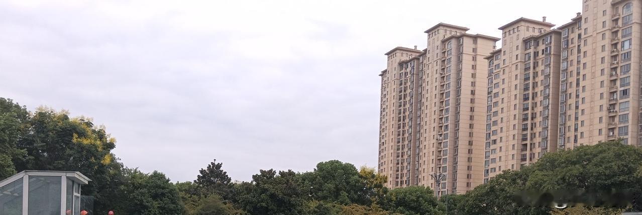 40年房贷和租房，差距到底有多大？

今天早上开车的时候听到40年房贷和房租哪个