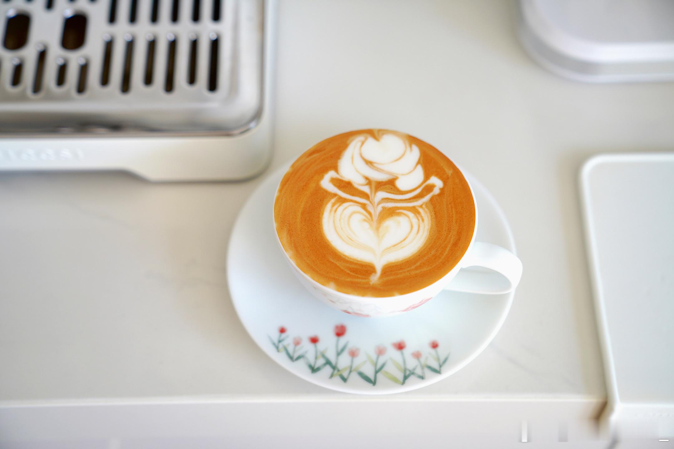 下午茶，来朵咖啡玫瑰花[鲜花]☕记录一点夕欢 ​​​