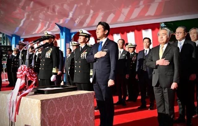 日本防卫大臣小泉进次郎在社交平台上发帖，说自己去了三菱重工长崎造船厂，参加最上级