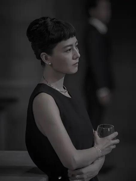 高圆圆回应演戏没天赋其实这两年还可以，「风林火山」和「森中有林」都演的挺好的，成