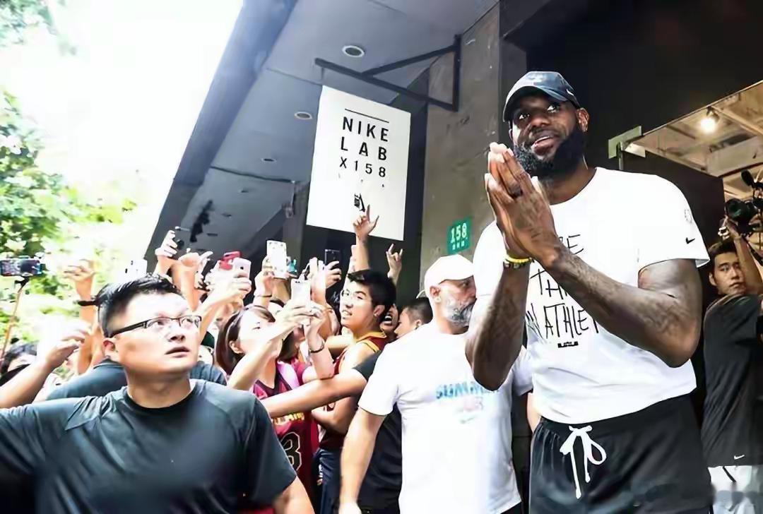詹姆斯中国行官宣终于来了！詹姆斯中国行官宣，9月先后造访上海与成都来了来了，终于