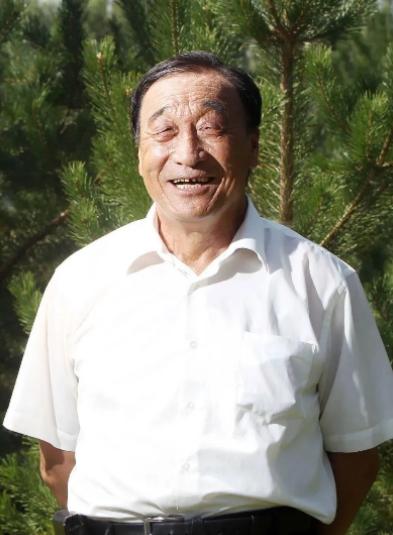 1998年，石光银种下的6万亩林场被纳入生态林场，禁止砍伐，这样一来，石光银手握