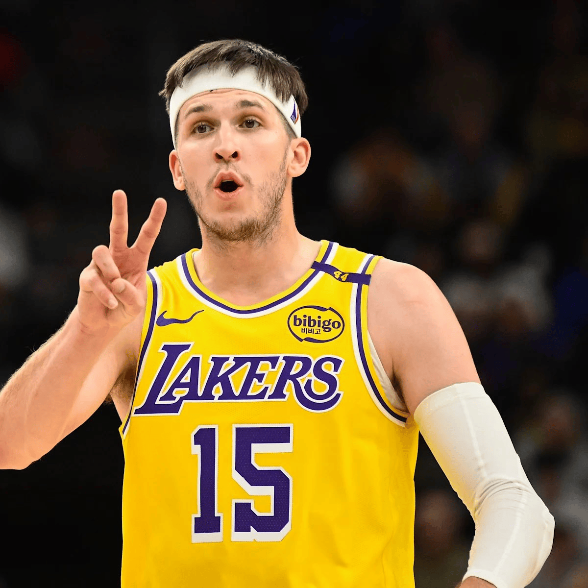 记者：联盟内部普遍认为，里夫斯新合同年薪3000万为底价