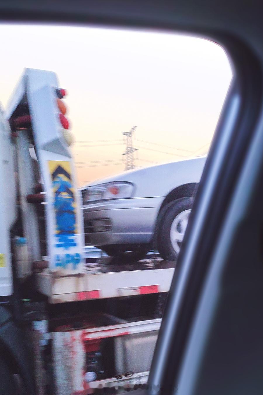 这是谁收的进口尼桑老阳光，嘎嘎板正，跟崭新的库存车似的 