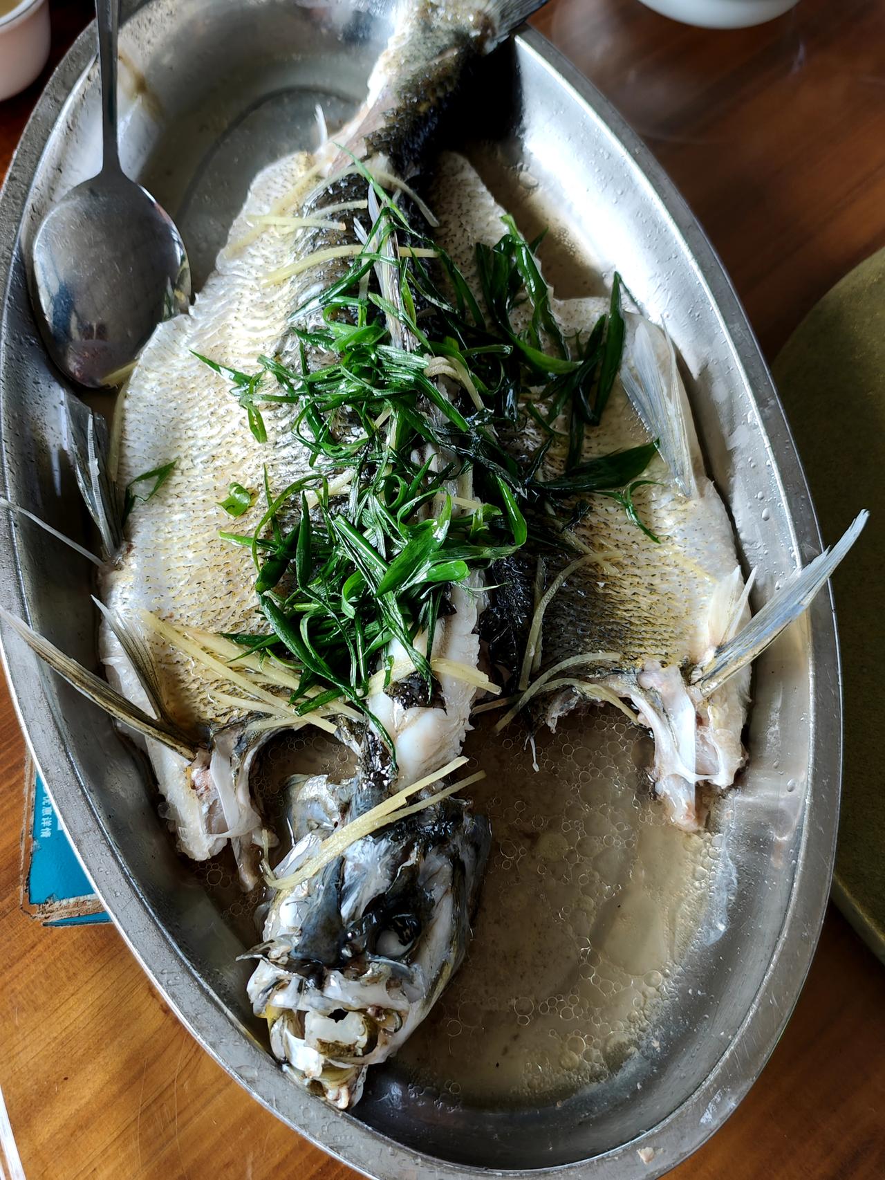 如果一家人总是包拗颈的，那么这家人就每天都要吵吵闹闹的争论不休，有一种鱼原本的名