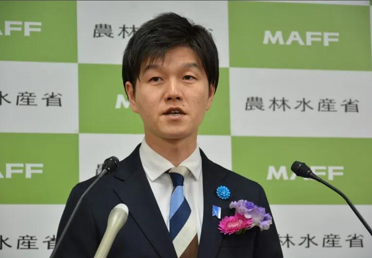 2月13日，扣押中国渔船后，日本仍然很嚣张。日本农林水产大臣铃木宪和在13日内阁