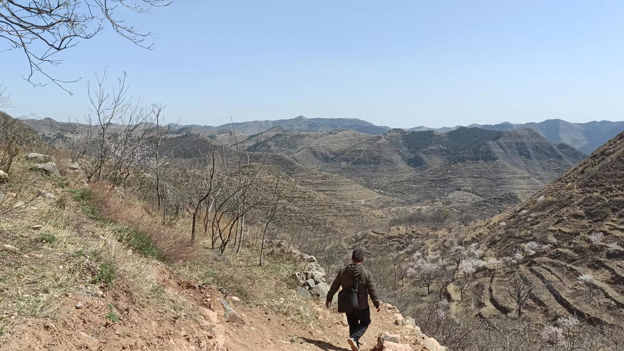 大哥隐居的山村，是山西左权县麻田镇的南井上村，它是车谷村下辖的小自然村。抗战时期