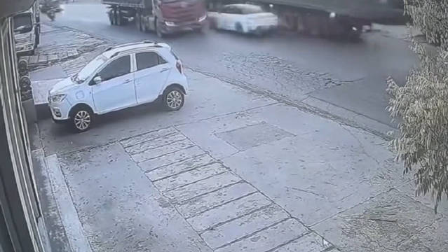 勇士刀片超车，直面对撞大运。。。[衰]