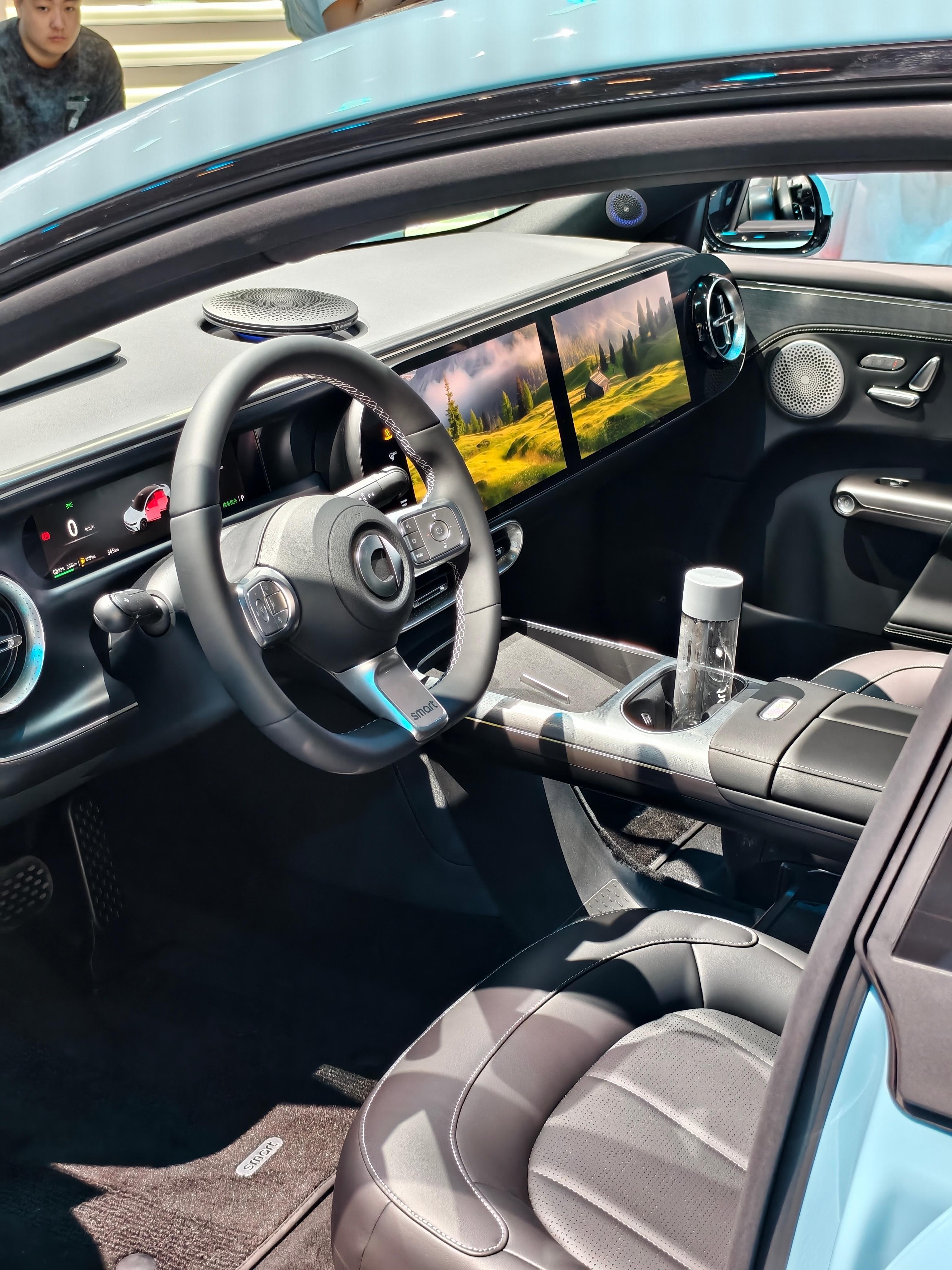 北京车展，第五站smart！smart第一次推出这么大的车，精灵6整体以鲨鱼为设