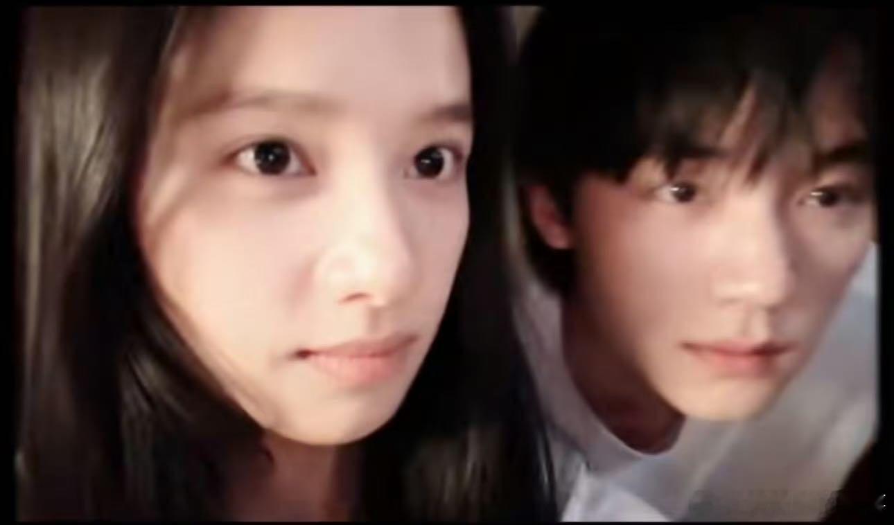 张婧仪一款专属周翊然的顶级魅魔周翊然综艺首跪焕羽一个眼神就默契十足，这是什么偶像