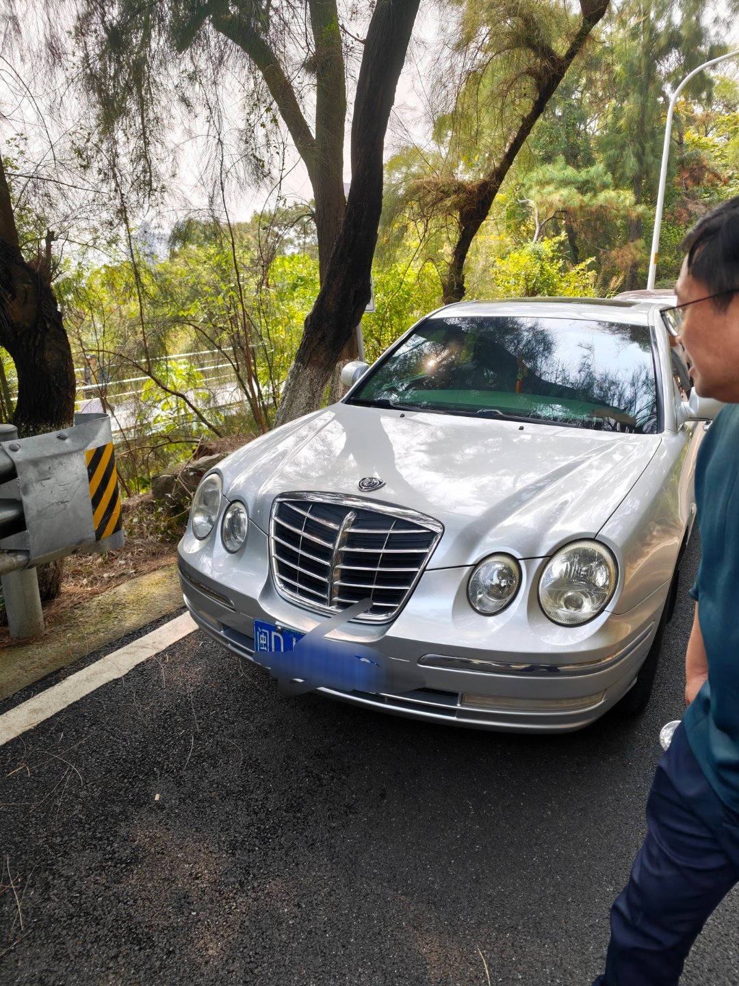 遇到两个比较少见的分享给你们图1 这台车是起亚 (Kia) 欧菲莱斯 (Opir