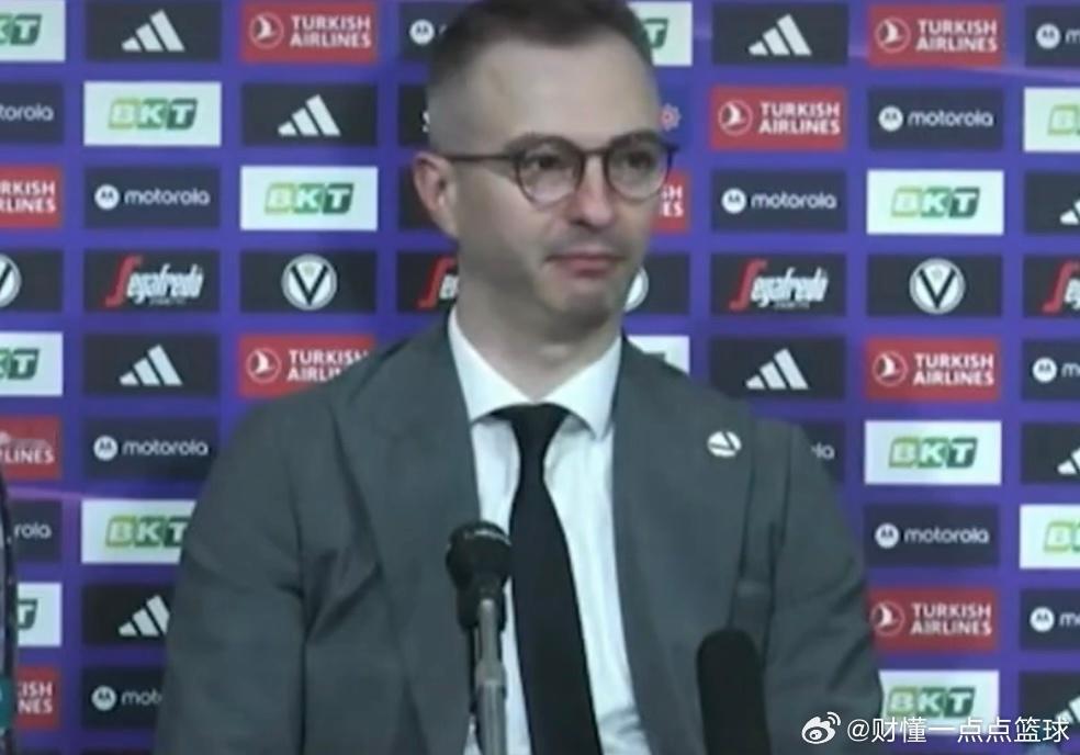 据赵探长消息，广东宏远新任主帅亚科夫列维奇已于昨晚抵达国内。这名塞尔维亚少帅主打