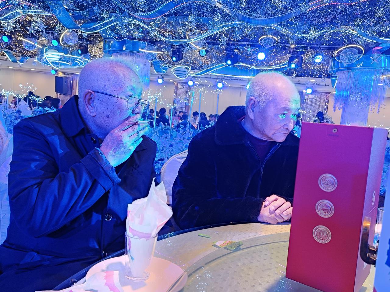 我想我的老父亲了，这是我父亲的哥哥和弟弟，能活这么大岁数多好，有老父亲在真好对双