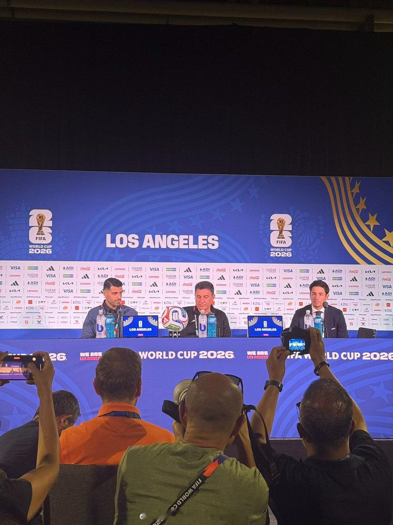 【伊朗球员被问赴美参赛是否担心安全 美国记者：特朗普曾多次表示不确定是否能保证你