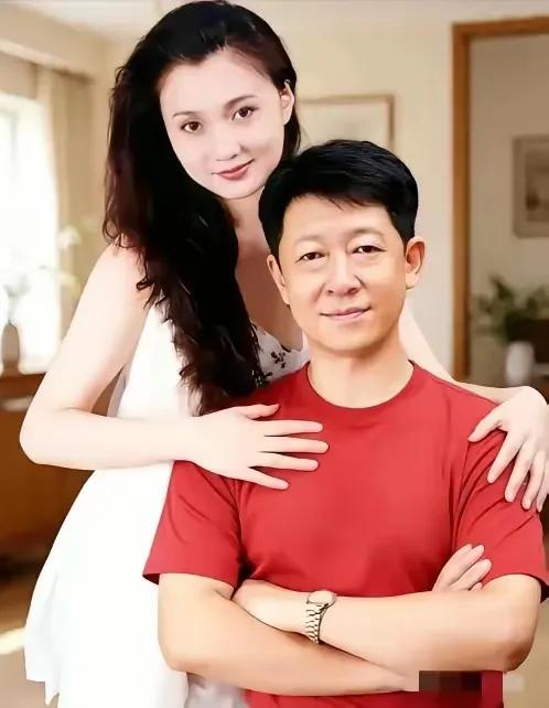 1986年，北电校外老胡同的路灯底下，林芳兵当着王志文的面率先开口：“志文，我们