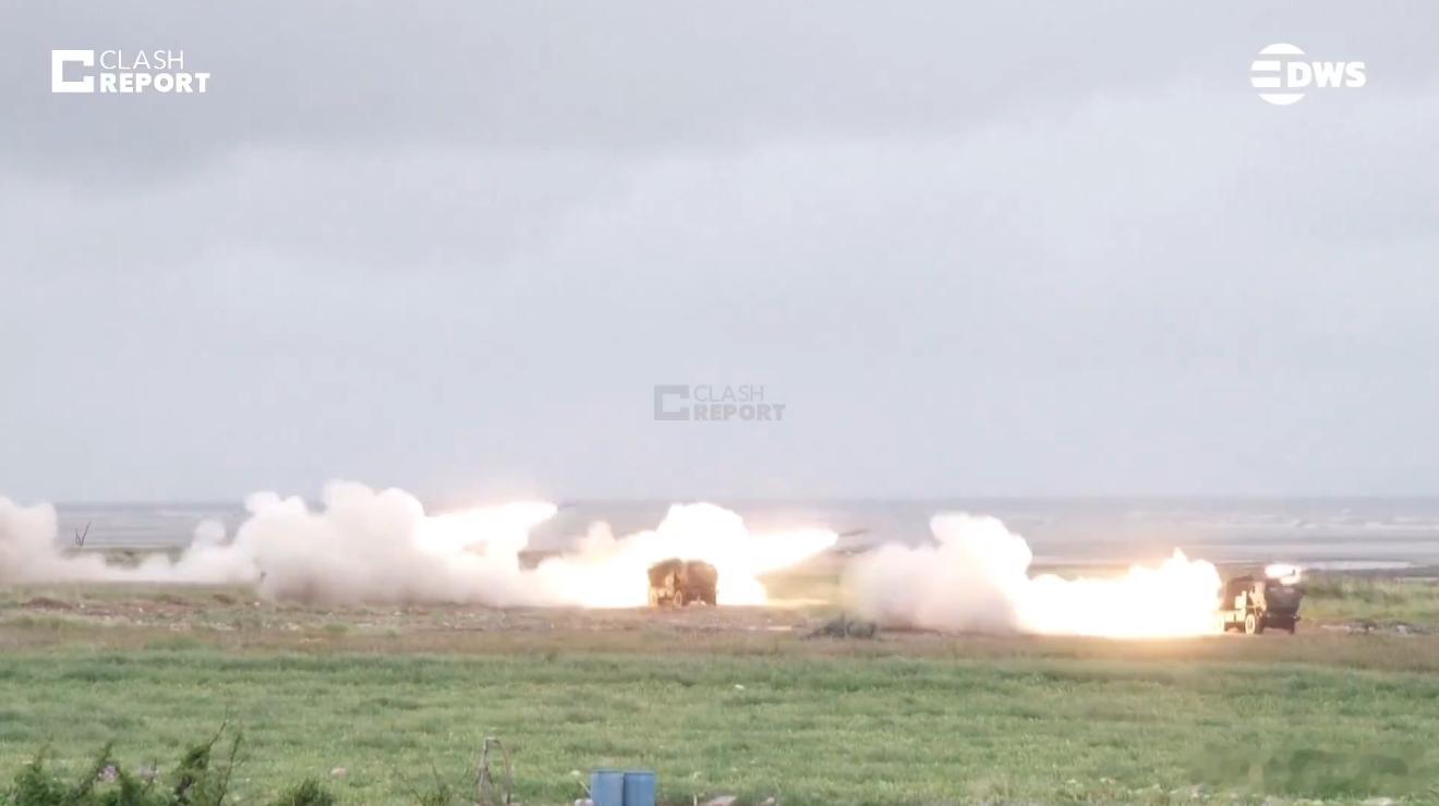 蛙蛙首次在其西海岸进行了HIMARS实弹射击演习。36枚计划发射的火箭中，有32