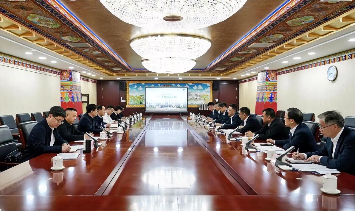 3月20日，中国黄金集团有限公司党委书记、董事长周洲在集团总部会见了山东省地质矿