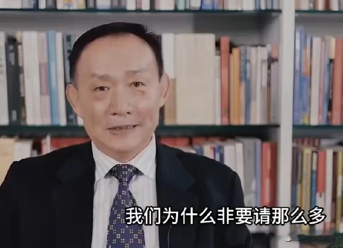 卢麒元这次发声，真是一针见血，看得人后背发凉。他说“立法者每次参与都要政审”，很